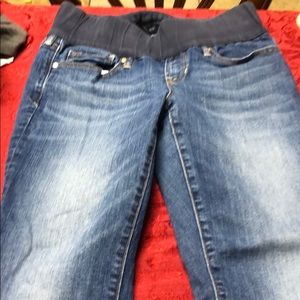 Gap 1969 maternity jeans